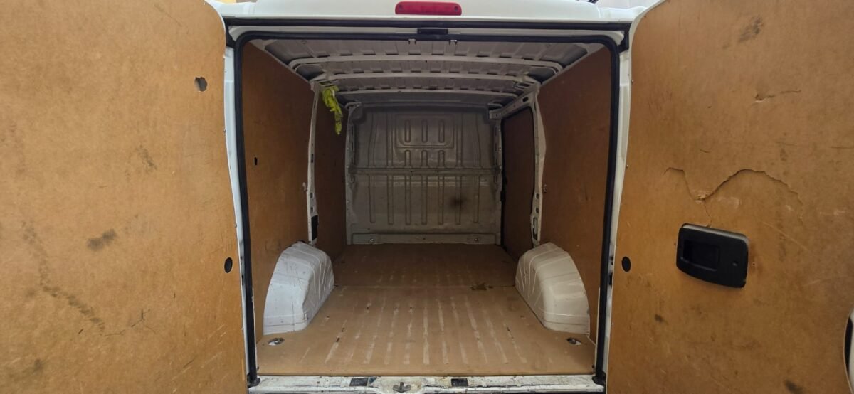 PEUGEOT Boxer FURGON 330 LIHI BHDI 110