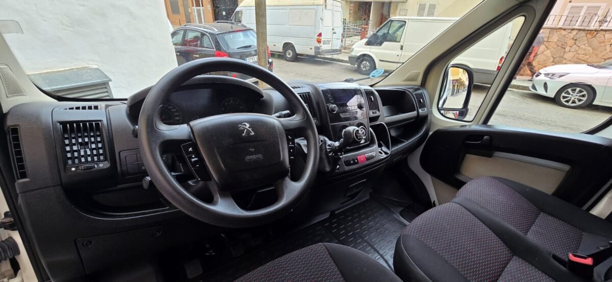 PEUGEOT Boxer FURGON 330 LIHI BHDI 110