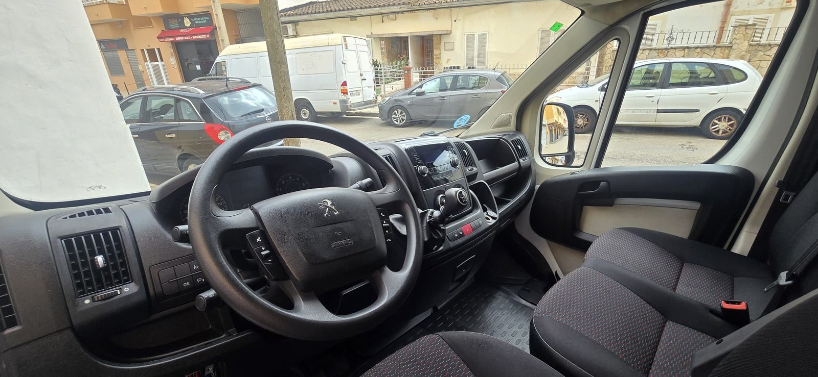 PEUGEOT Boxer 2.0 BLUEHDI 81KW L2H2 333