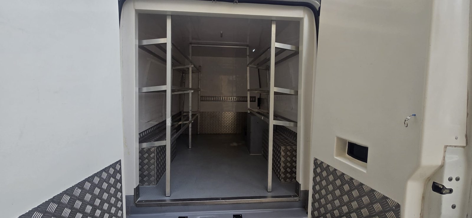 PEUGEOT Boxer 2.0 BLUEHDI 81KW L2H2 333