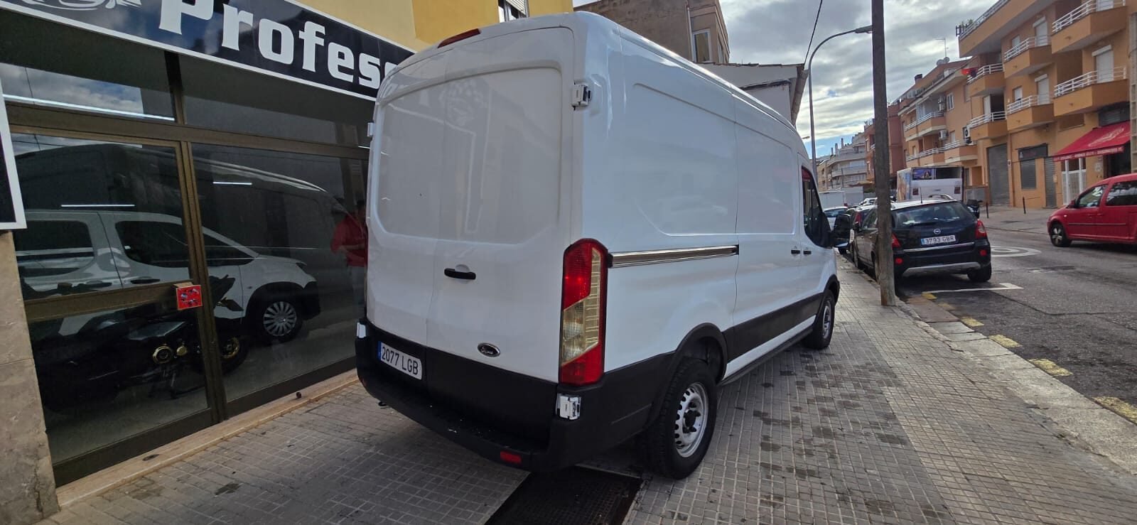 FORD Transit 2.0 TDCI 96KW 350 L2H2 AMBIENTE 