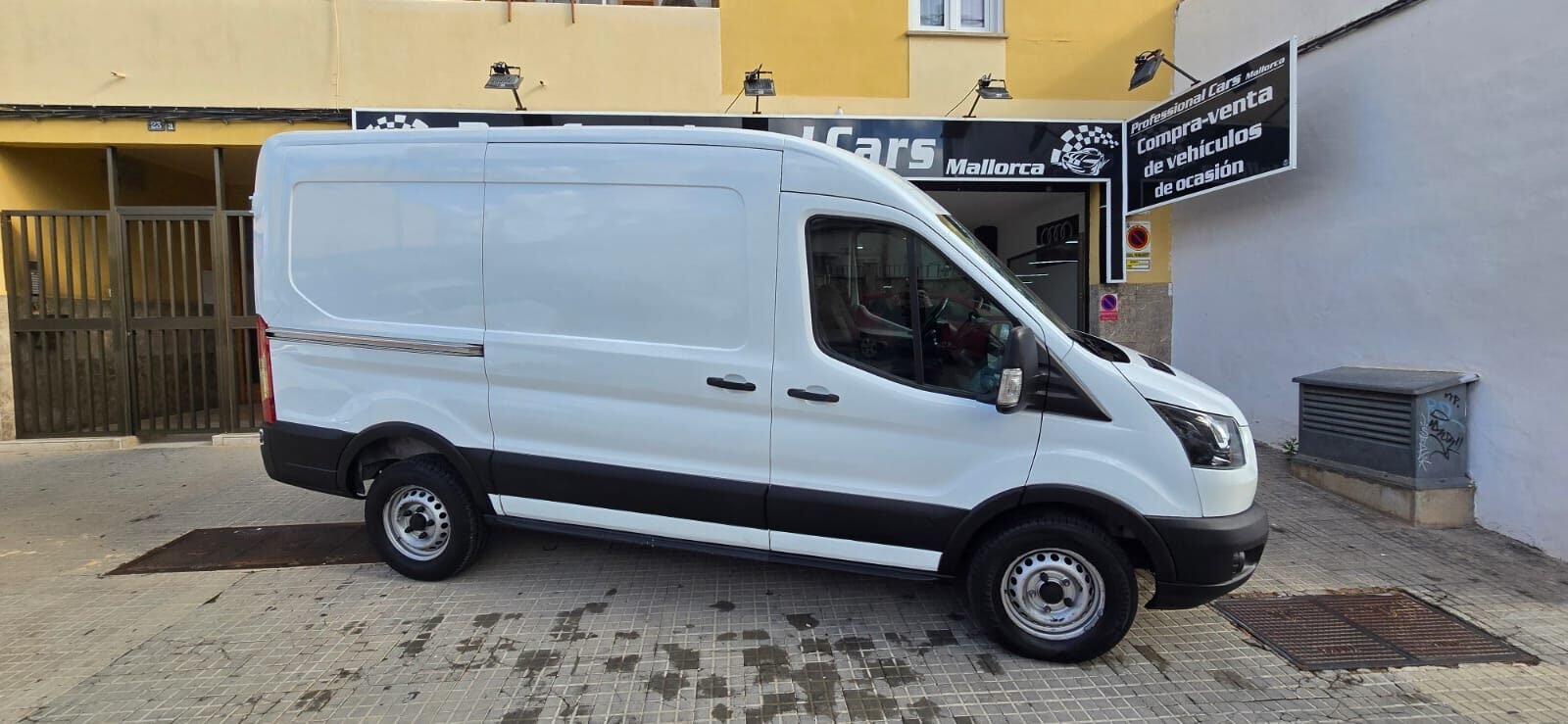 FORD Transit 2.0 TDCI 96KW 350 L2H2 AMBIENTE 