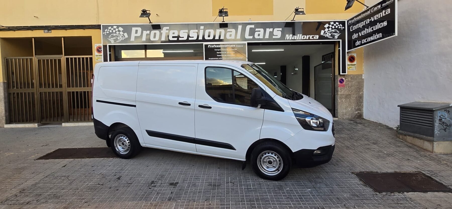 FORD TRANSIT CUSTOM Van 2.0 TDCI 77kW 260 L1 Ambiente