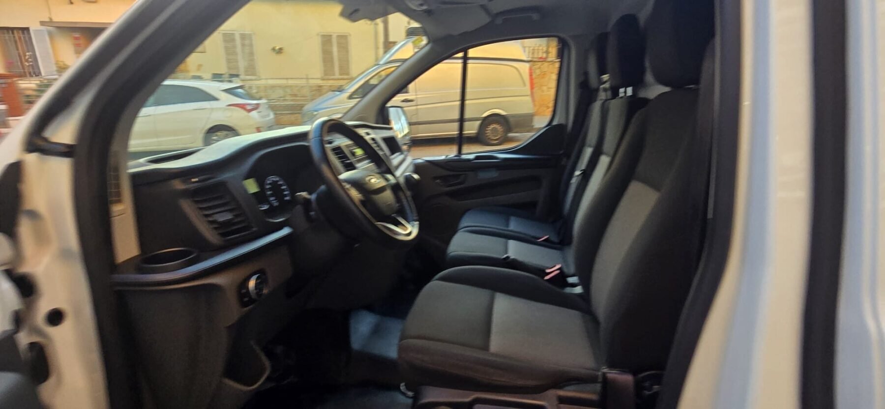 FORD TRANSIT CUSTOM Van 2.0 TDCI 77kW 260 L1 Ambiente