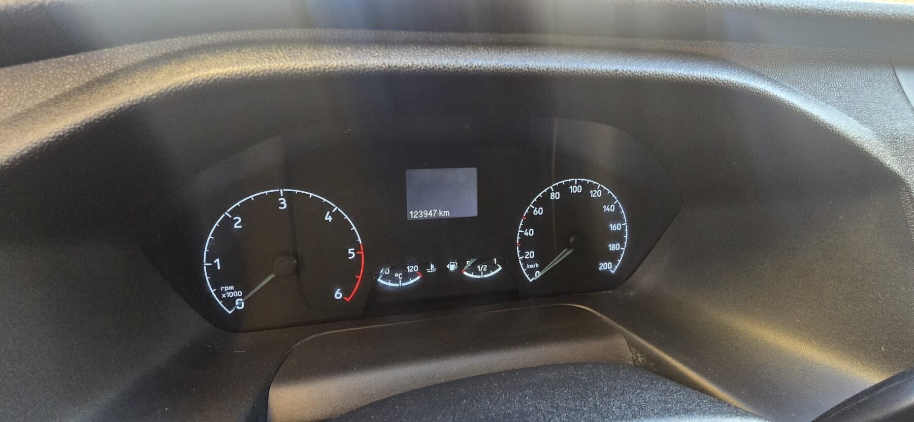 FORD TRANSIT CUSTOM Van 2.0 TDCI 77kW 260 L1 Ambiente