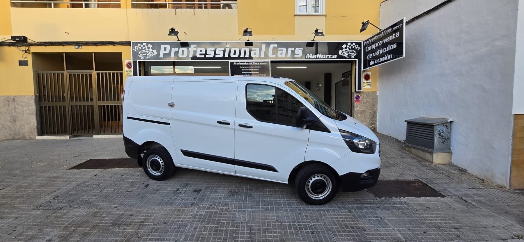 FORD TRANSIT CUSTOM Van 2.0 TDCI 77kW 260 L1 Ambiente
