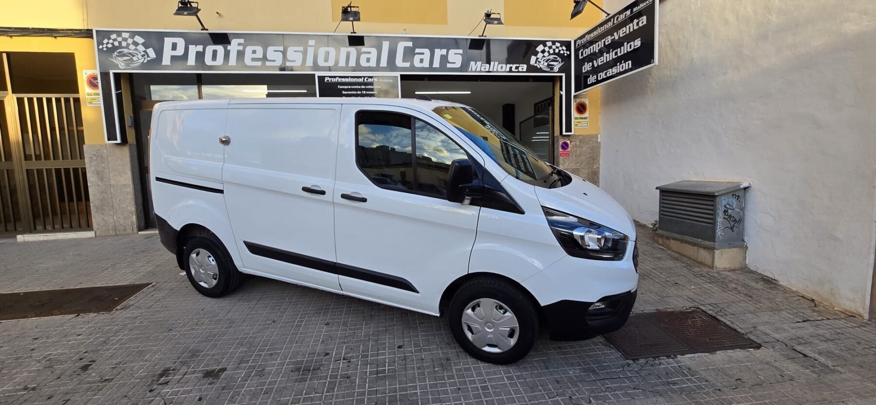 FORD TRANSIT CUSTOM Van 2.0 TDCI 77kW 260 L1 Ambiente
