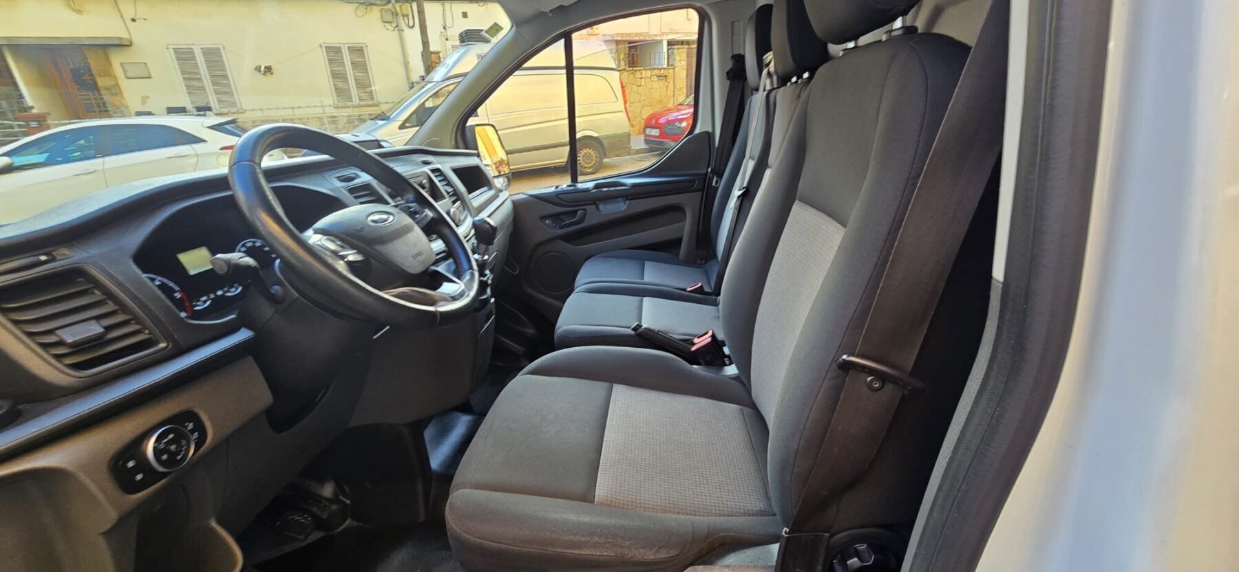 FORD TRANSIT CUSTOM Van 2.0 TDCI 77kW 260 L1 Ambiente