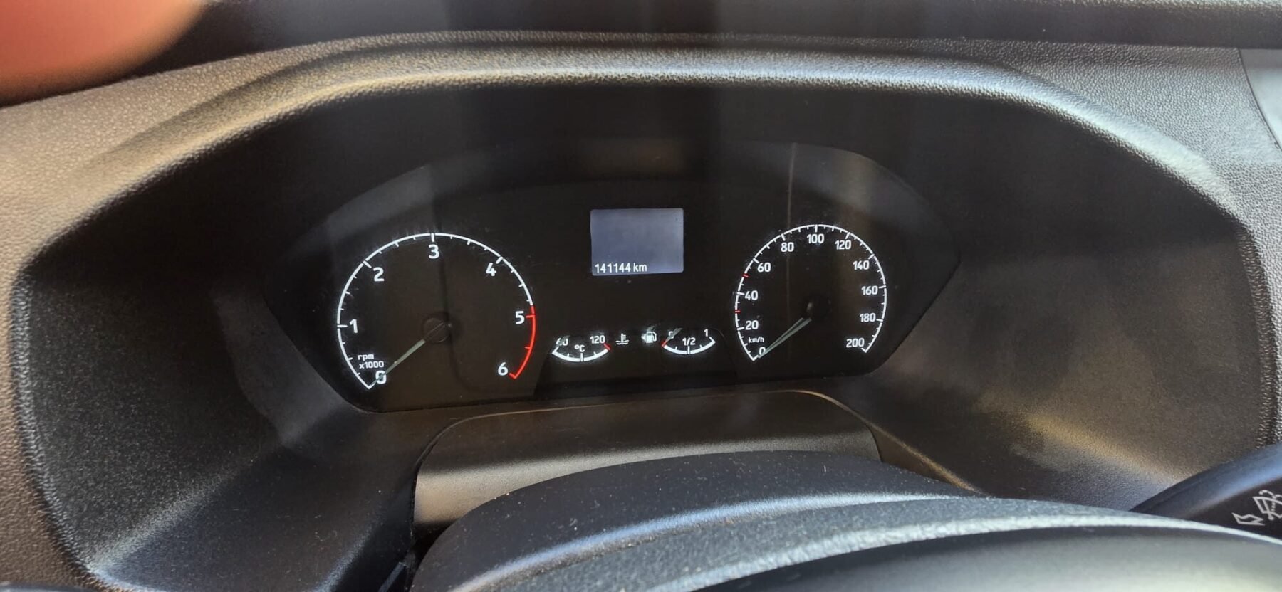 FORD TRANSIT CUSTOM Van 2.0 TDCI 77kW 260 L1 Ambiente