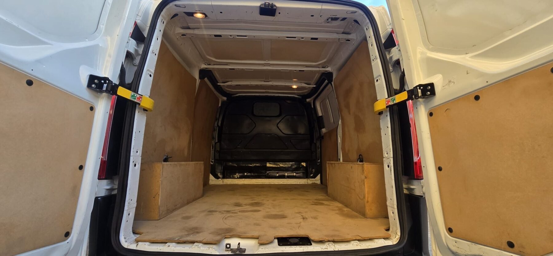 FORD TRANSIT CUSTOM Van 2.0 TDCI 77kW 260 L1 Ambiente