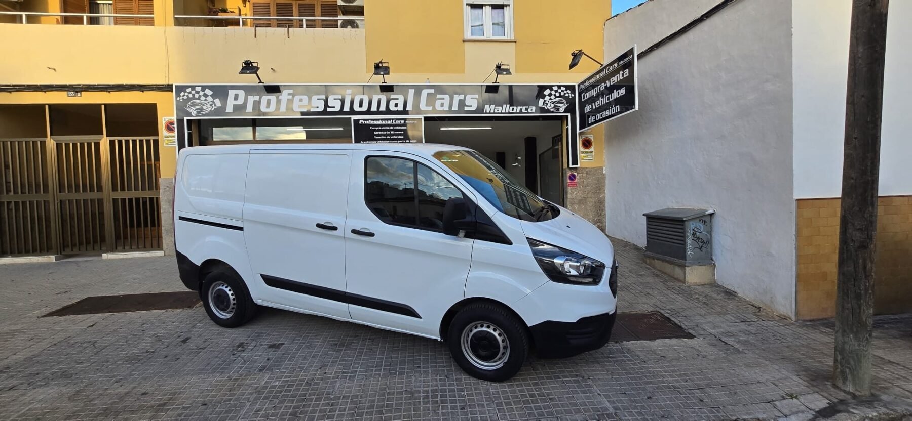 FORD TRANSIT CUSTOM Van 2.0 TDCI 77kW 260 L1 Ambiente
