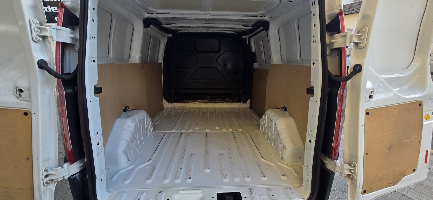 FORD TRANSIT CUSTOM Van 2.0 TDCI 77kW 260 L1 Ambiente