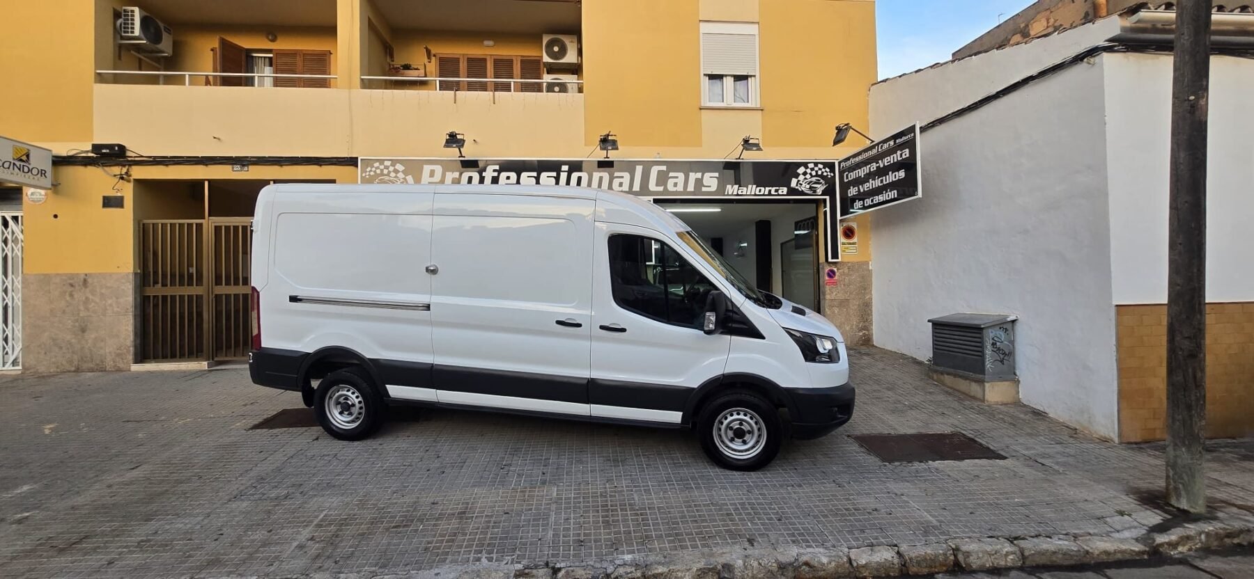 FORD Transit 2.0TDCI 96KW 350 L3H2 AMBIENTE