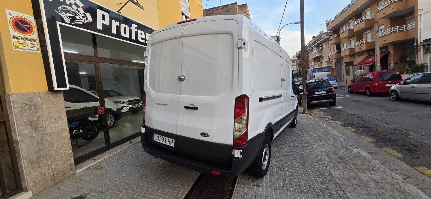 FORD Transit 2.0TDCI 96KW 350 L3H2 AMBIENTE