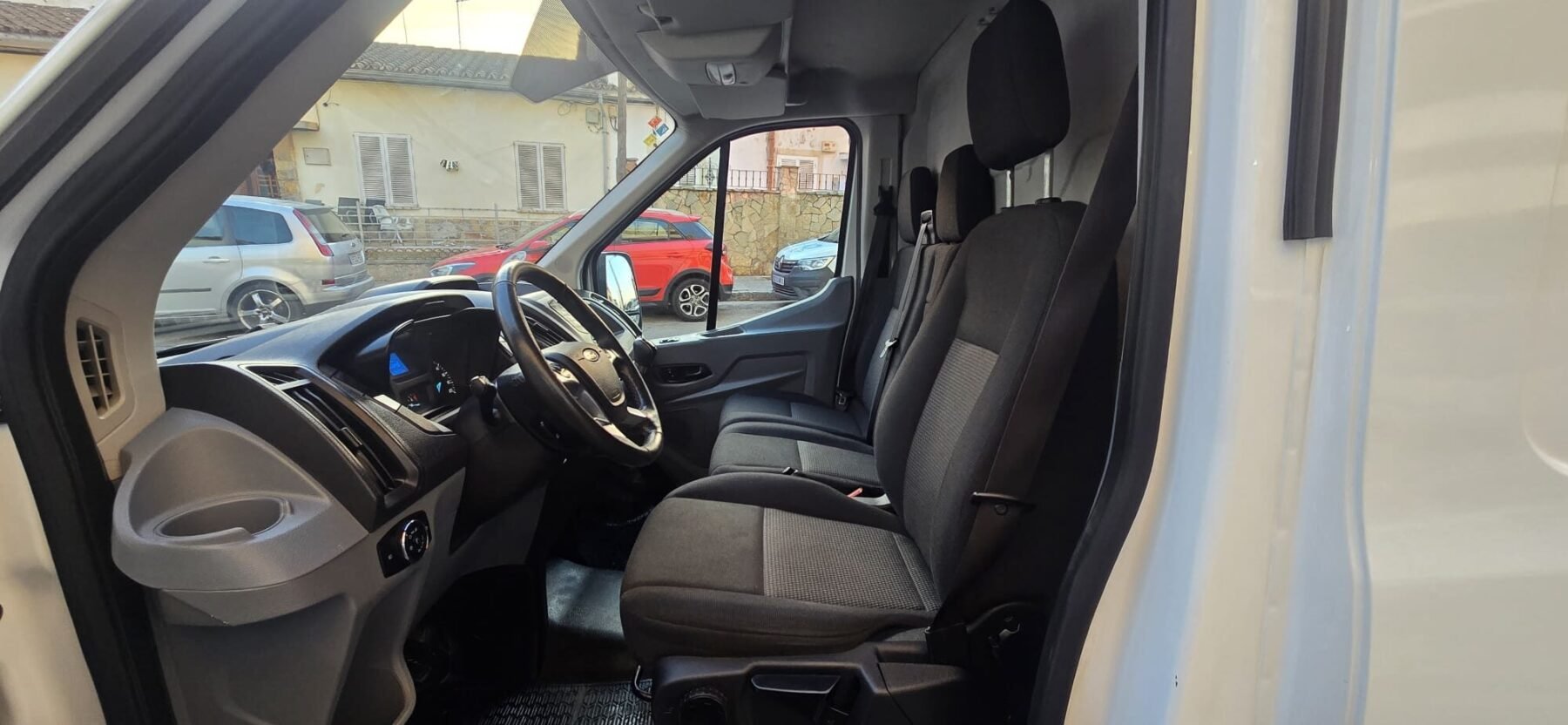 FORD Transit 2.0TDCI 96KW 350 L3H2 AMBIENTE