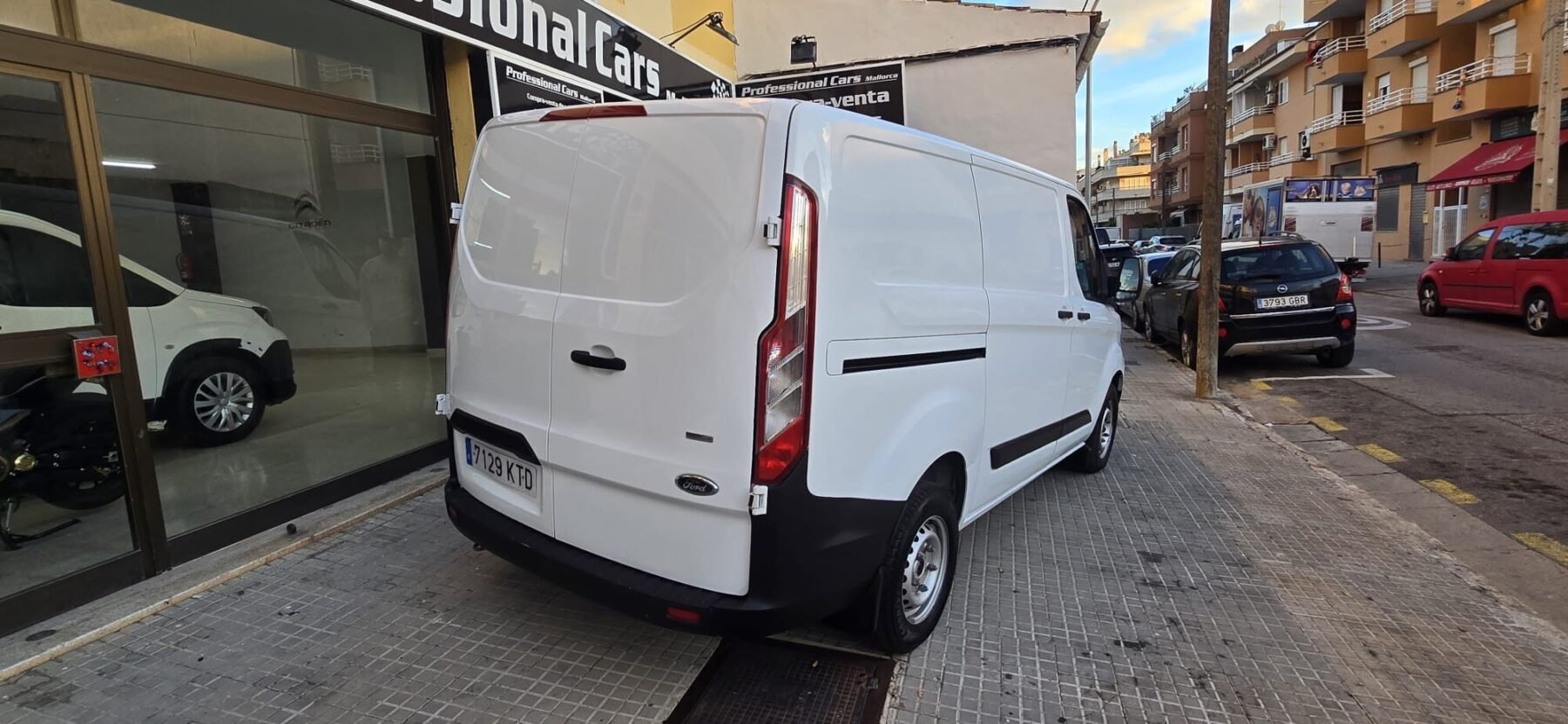FORD TRANSIT CUSTOM Van 2.0 TDCI 77kW 260 L1 Ambiente