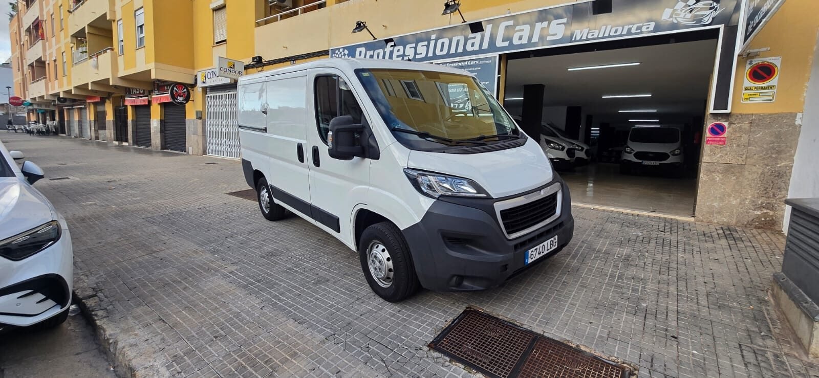 PEUGEOT Boxer 330 L1H1 BlueHDi 