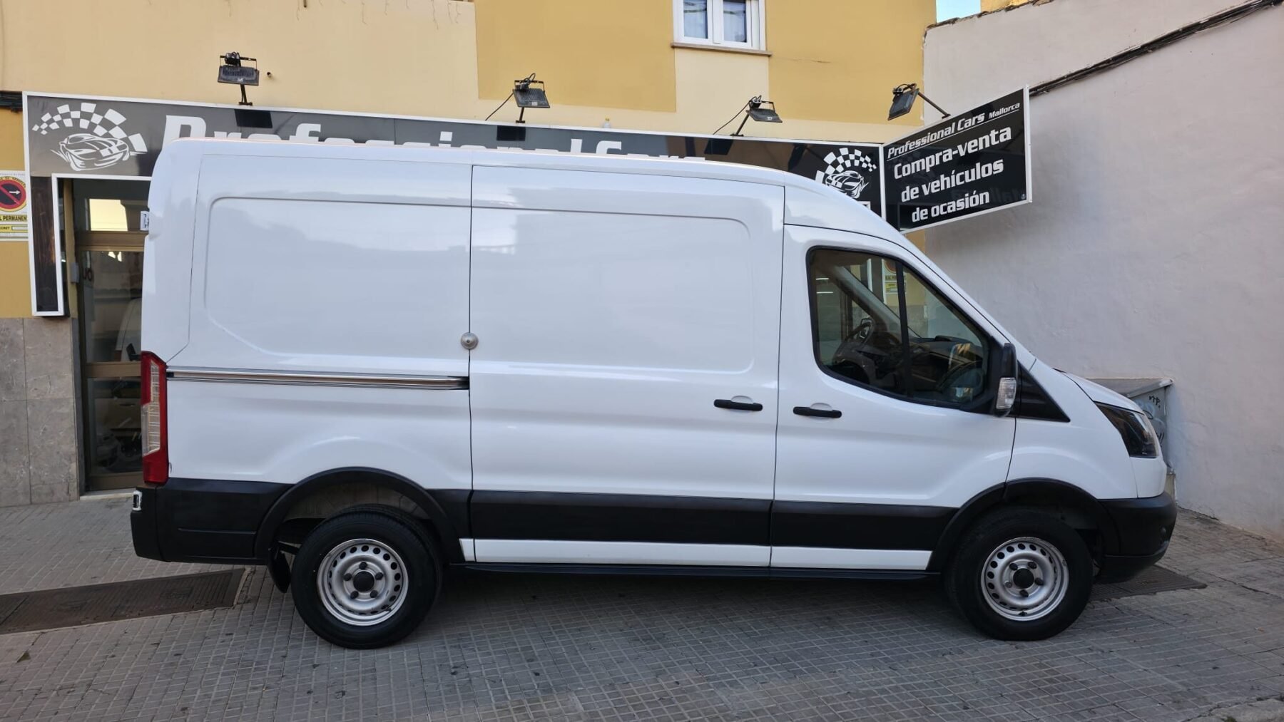 FORD Transit 310 77Kw L2H2 VAN AMBIENTE