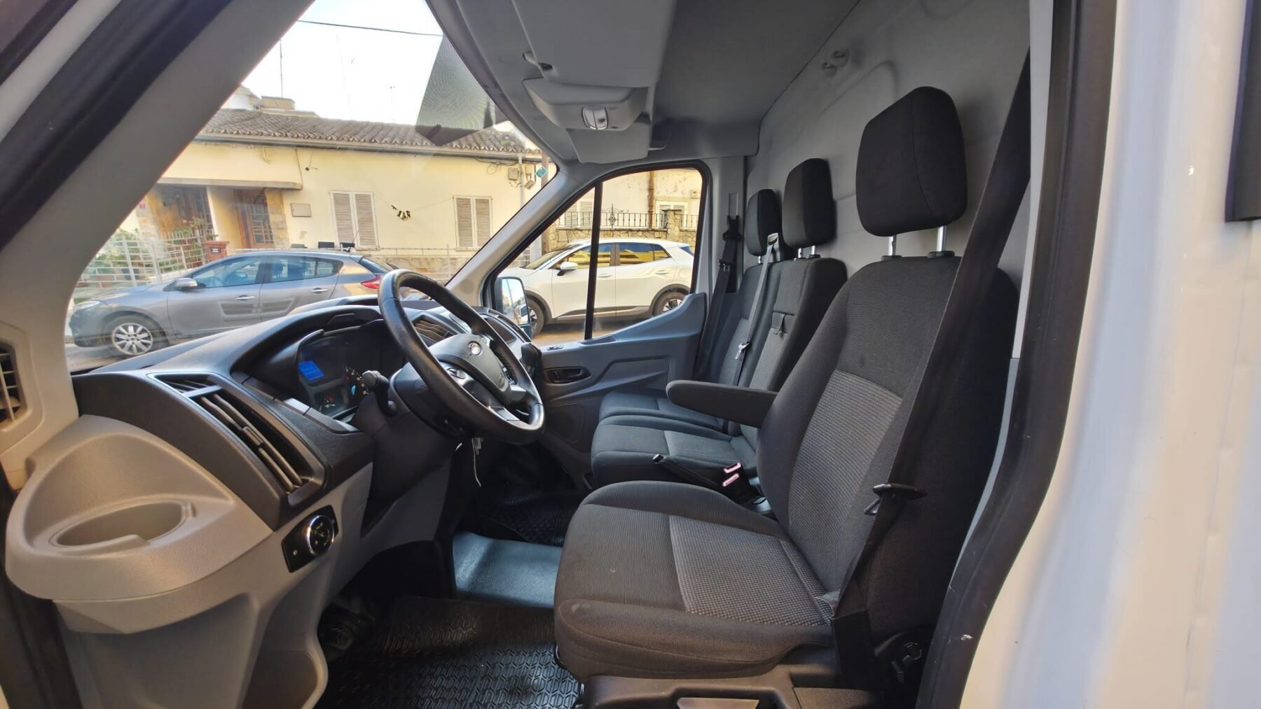FORD Transit 310 77Kw L2H2 VAN AMBIENTE