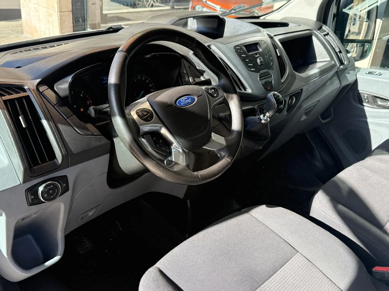 FORD Transit 2.0TDCI 96KW 350 L2H2 AMBIENTE