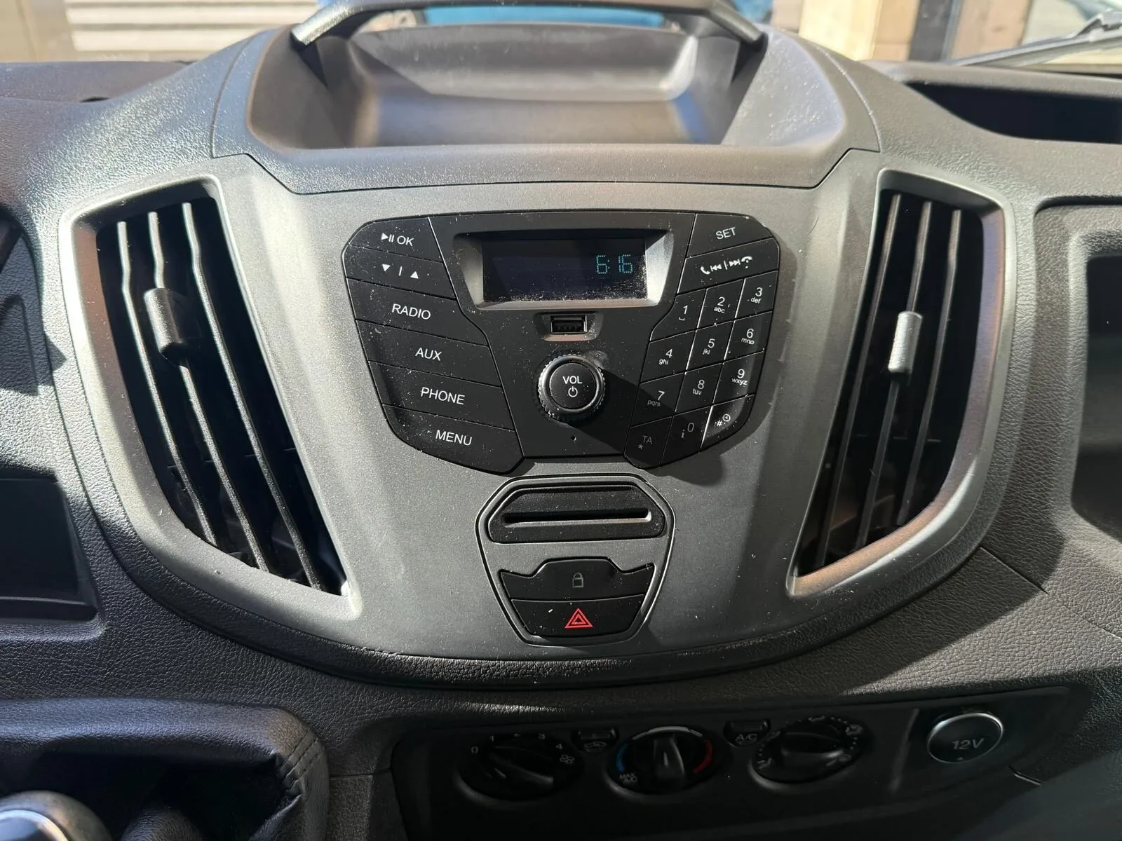 FORD Transit 2.0TDCI 96KW 350 L2H2 AMBIENTE