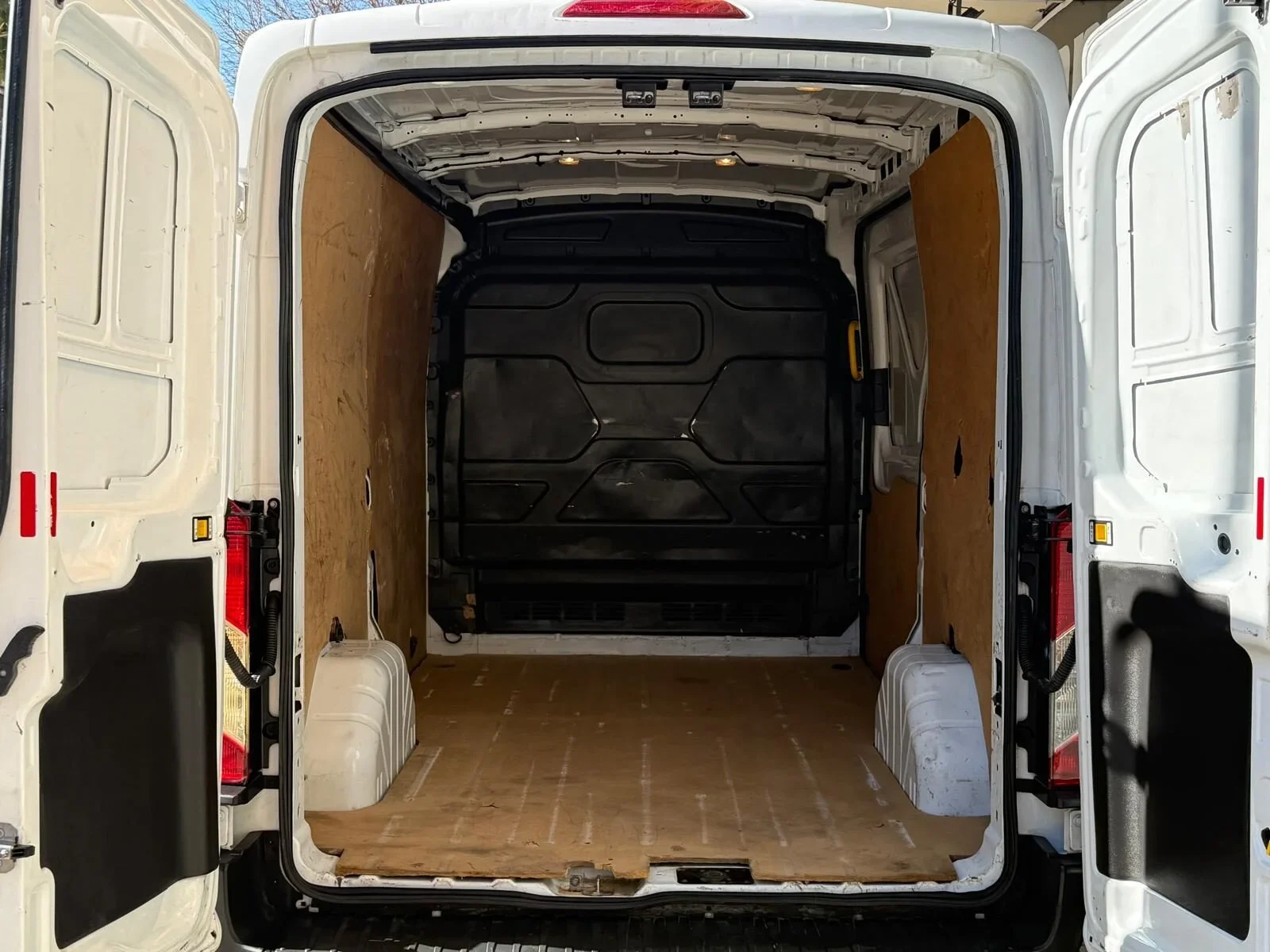 FORD Transit 2.0TDCI 96KW 350 L2H2 AMBIENTE