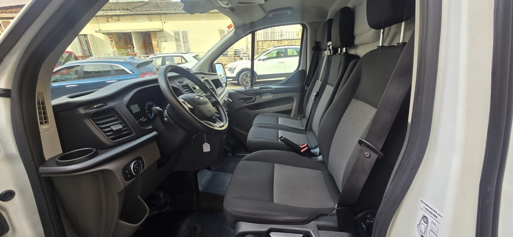 FORD TRANSIT CUSTOM VAN 2.0 TDCI 96KW 340 AMBI