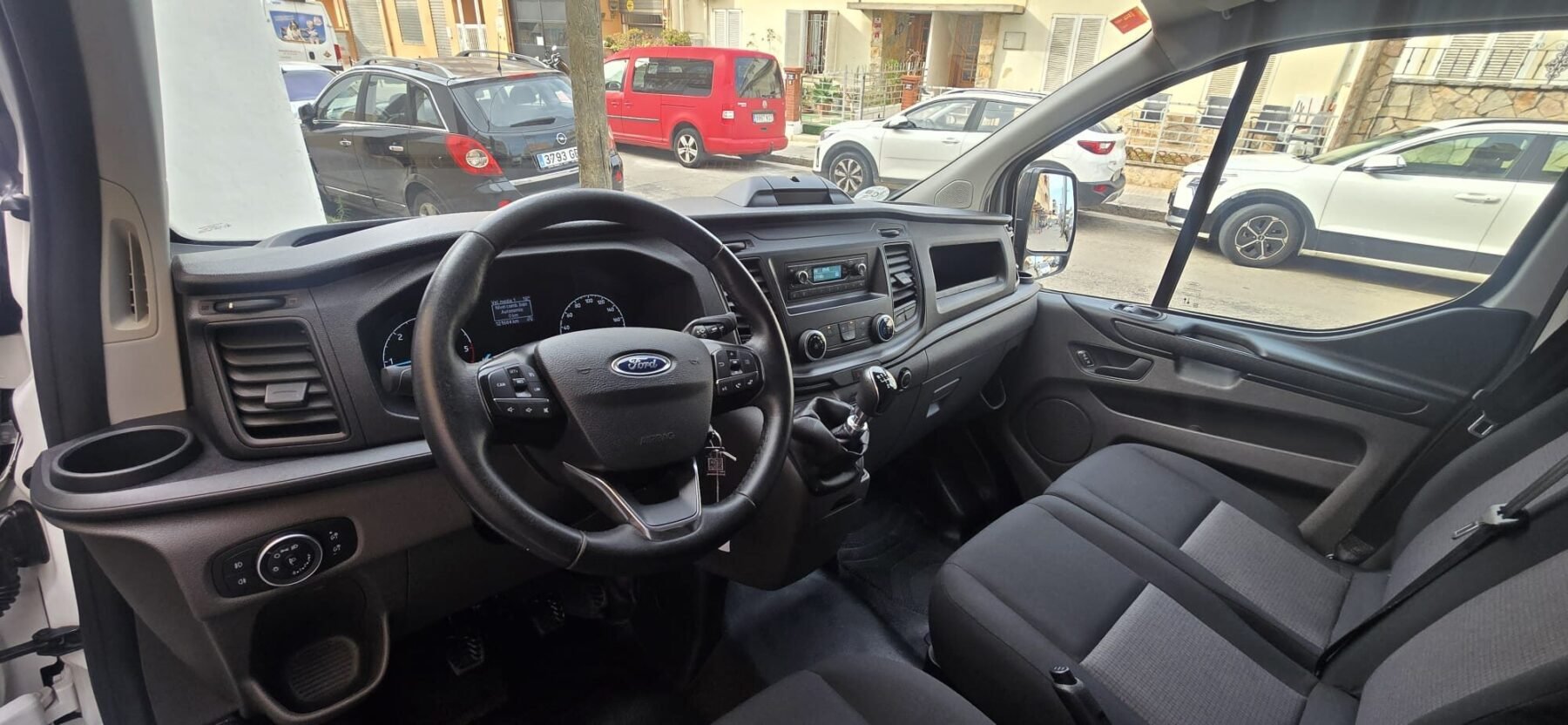 FORD TRANSIT CUSTOM VAN 2.0 TDCI 96KW 340 AMBI
