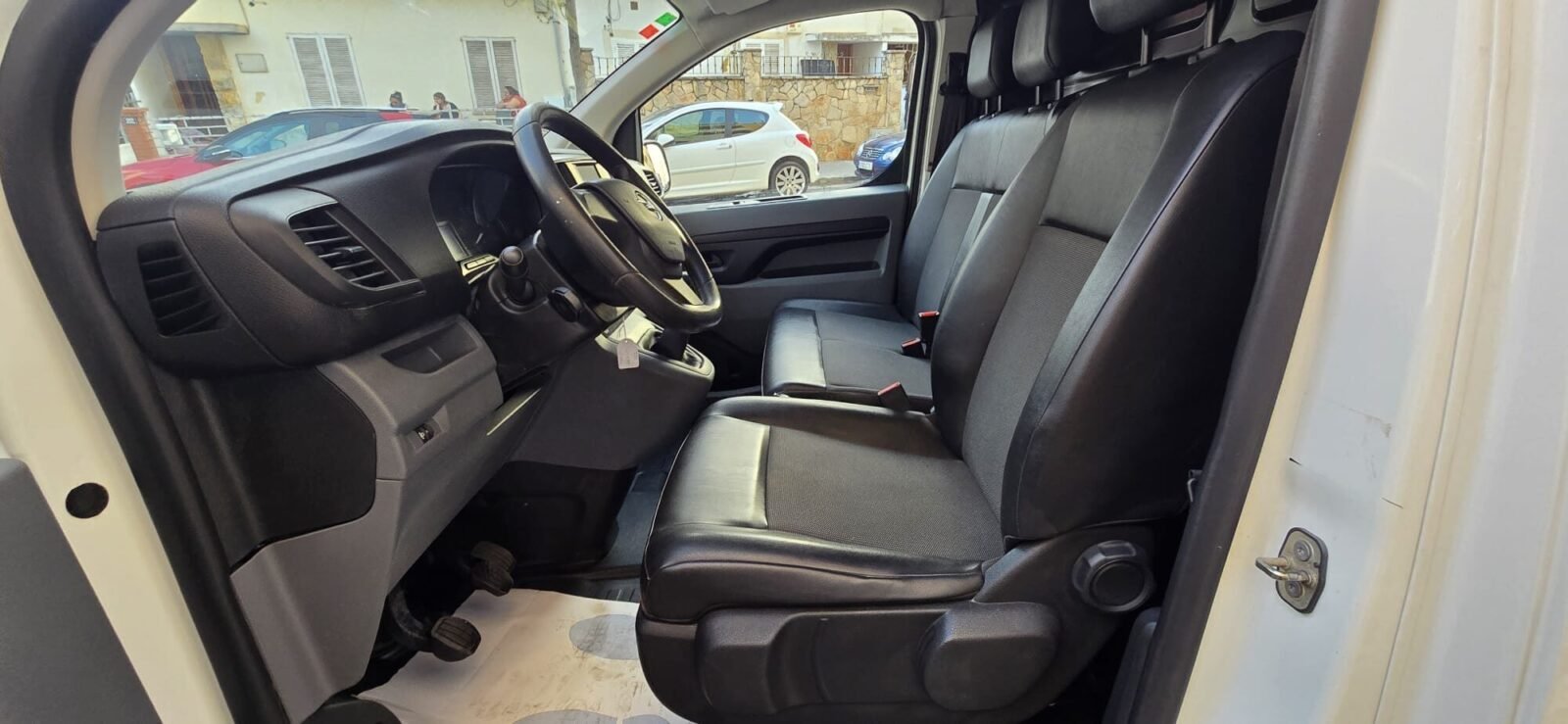 OPEL VIVARO 1.5 DIESEL 75KW LWB M STD EXP