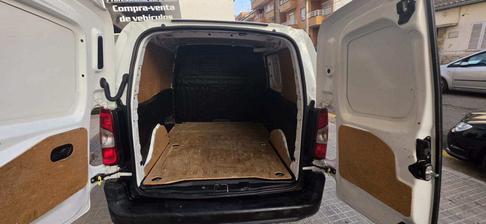 PEUGEOT 1.5 BLUEHDI 73KW PREMIUM