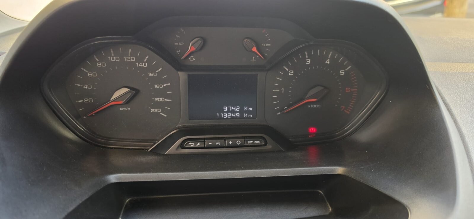 PEUGEOT 1.5 BLUEHDI 73KW PREMIUM