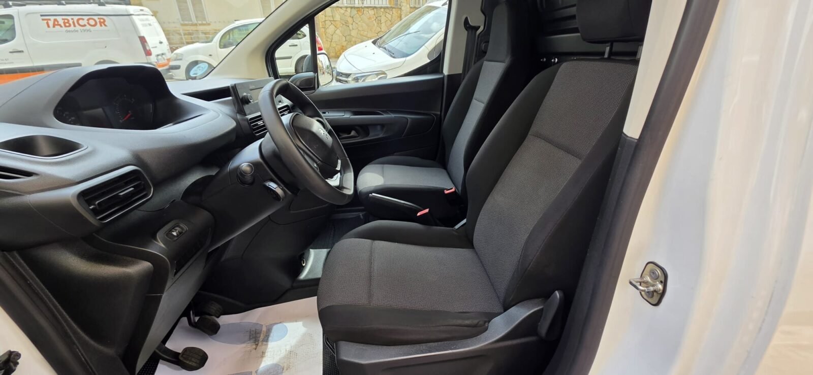 PEUGEOT Partner 1.5 BLUEHDI 73KW PRO STANDART